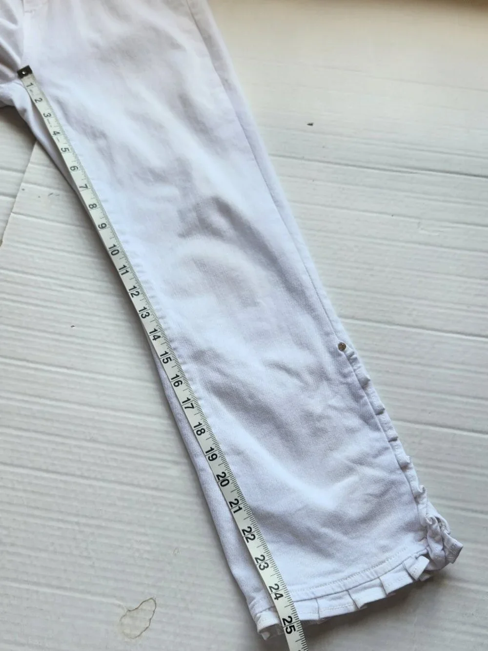 Soft Surroundings Women's Size 6 White Arabella Cropped Ruffle Hem Ankle Jeans